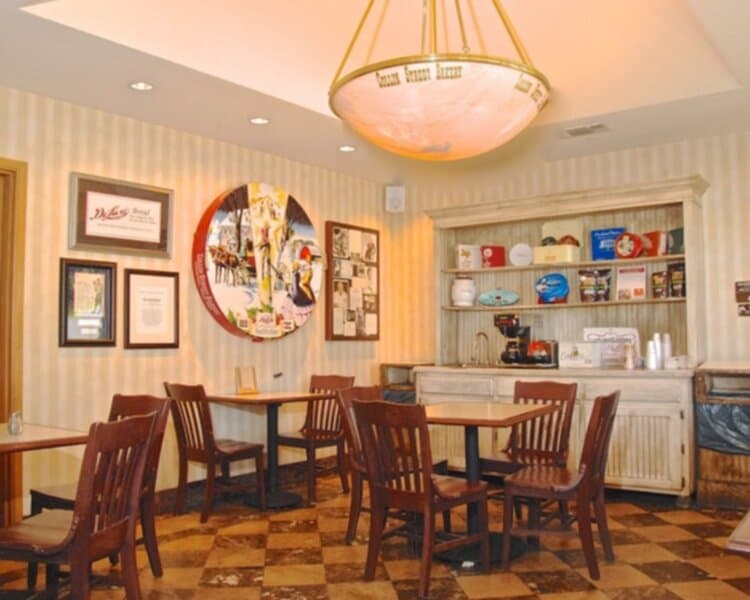 Collin Street Bakery - 7th Ave Corsicana