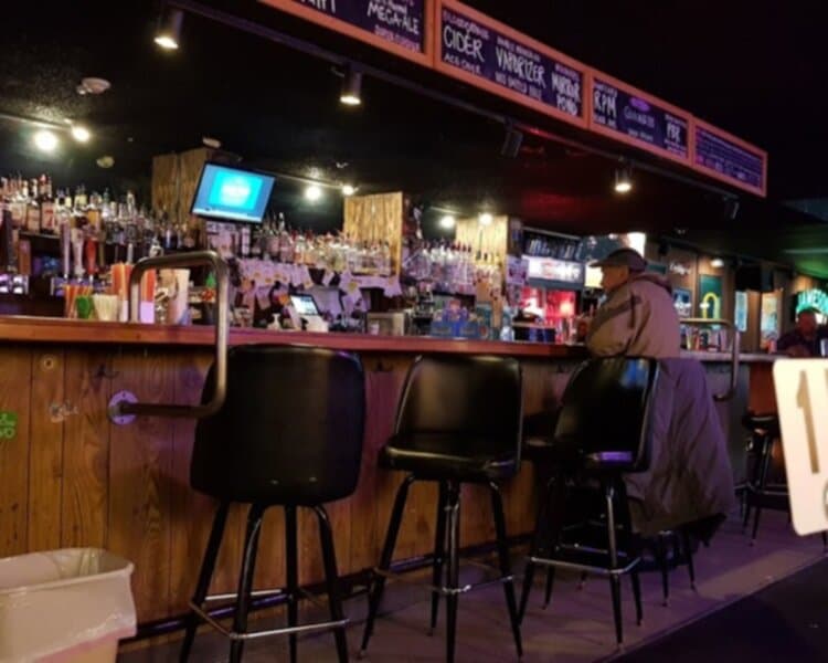 Yur's Bar & Grill
