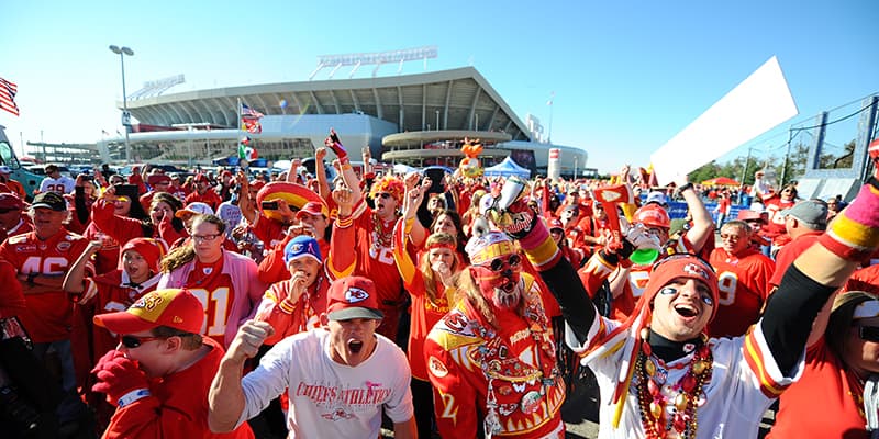 https://visitkcd8.s3.us-west-2.amazonaws.com/s3fs-public/kansas_city_chiefs_1-web.jpg
